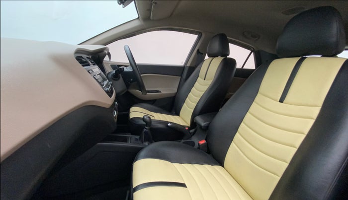 2017 Hyundai Elite i20 SPORTZ 1.2, Petrol, Manual, 28,088 km, Right Side Front Door Cabin