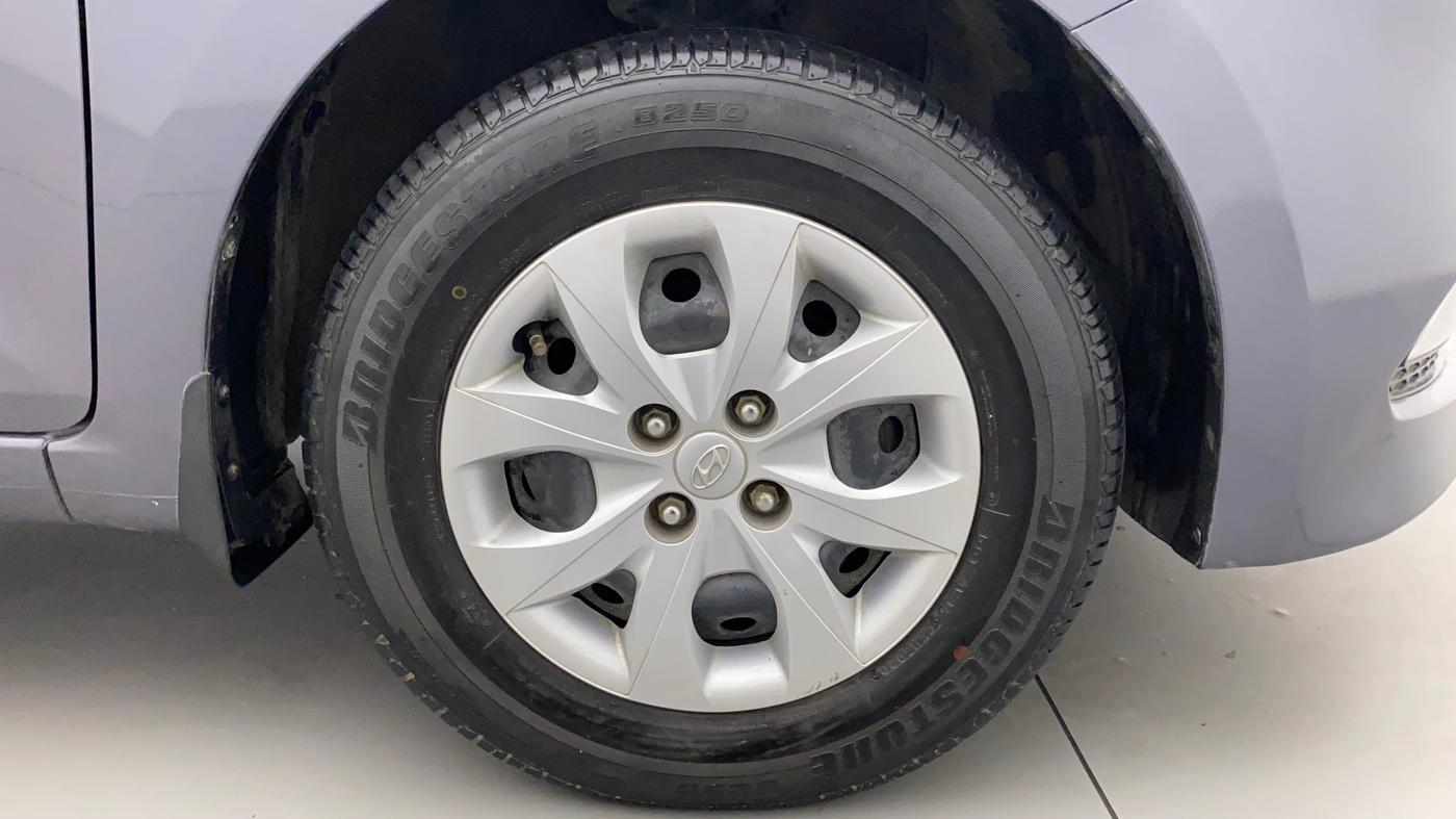 2017 Hyundai Elite i20 SPORTZ 1.2, Petrol, Manual, 28,088 km, Right Front Wheel