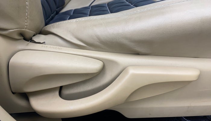 2019 Toyota YARIS J MT, Petrol, Manual, 1,27,430 km, Driver Side Adjustment Panel