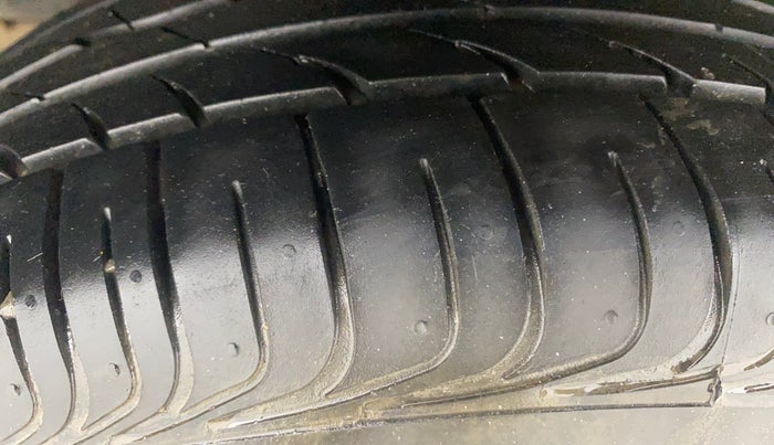 2019 Toyota YARIS J MT, Petrol, Manual, 1,27,430 km, Right Rear Tyre Tread