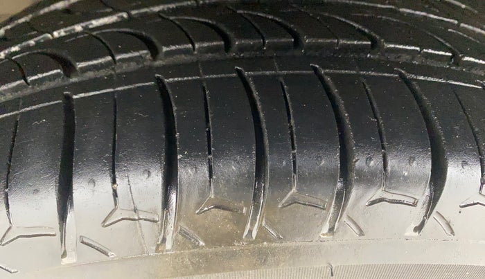 2019 Toyota YARIS J MT, Petrol, Manual, 1,27,430 km, Left Front Tyre Tread