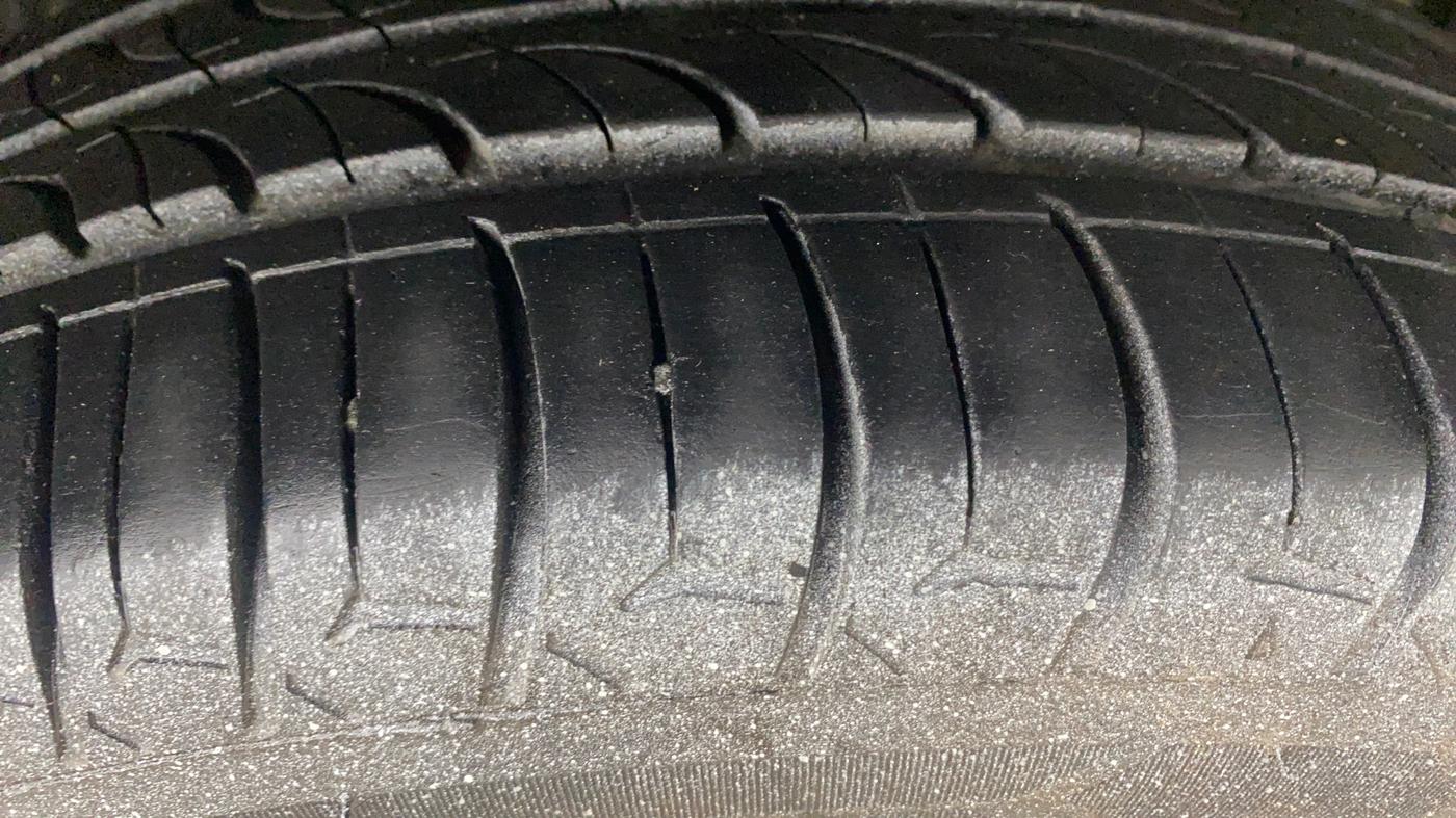 2019 Toyota YARIS J MT, Petrol, Manual, 1,27,430 km, Right Front Tyre Tread