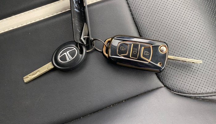 2024 Tata NEXON Smart + 1.5, Diesel, Manual, 19,983 km, Key Close Up