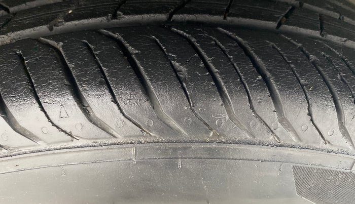 2024 Tata NEXON Smart + 1.5, Diesel, Manual, 19,983 km, Right Front Tyre Tread