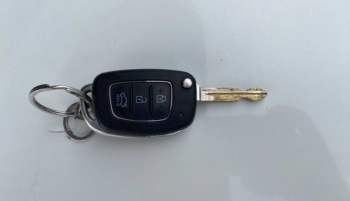 2021 Hyundai GRAND I10 NIOS SPORTZ 1.2 KAPPA VTVT, Petrol, Manual, 33,212 km, Key Close Up