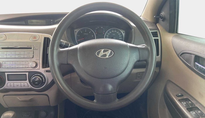 2011 Hyundai i20 MAGNA (O) 1.4 CRDI, Diesel, Manual, 1,00,023 km, Steering Wheel Close Up