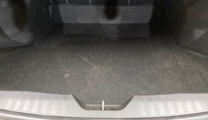 2019 Maruti Ciaz DELTA 1.5 SHVS MT PETROL, Petrol, Manual, 4,511 km, Boot Inside