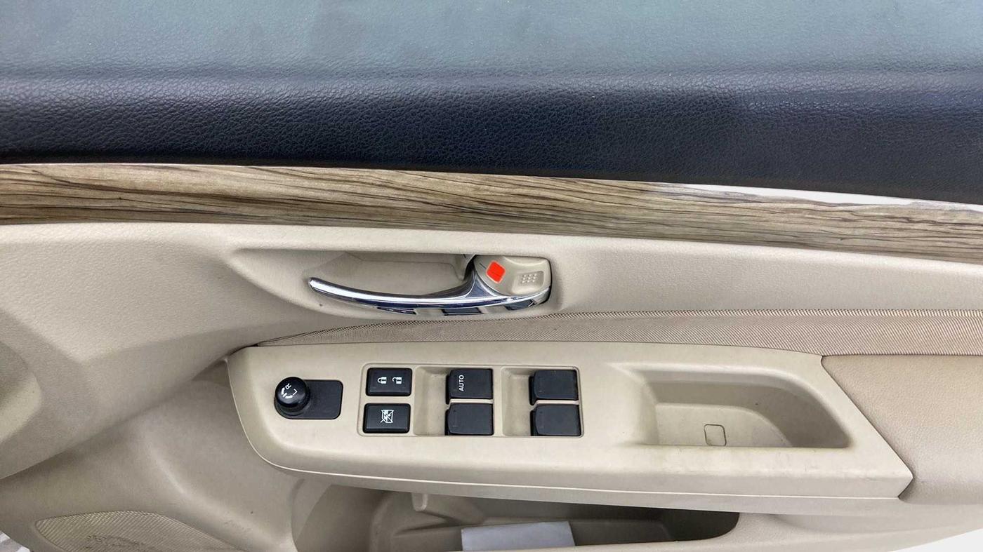 2019 Maruti Ciaz DELTA 1.5 SHVS MT PETROL, Petrol, Manual, 4,511 km, Driver Side Door Panels Control