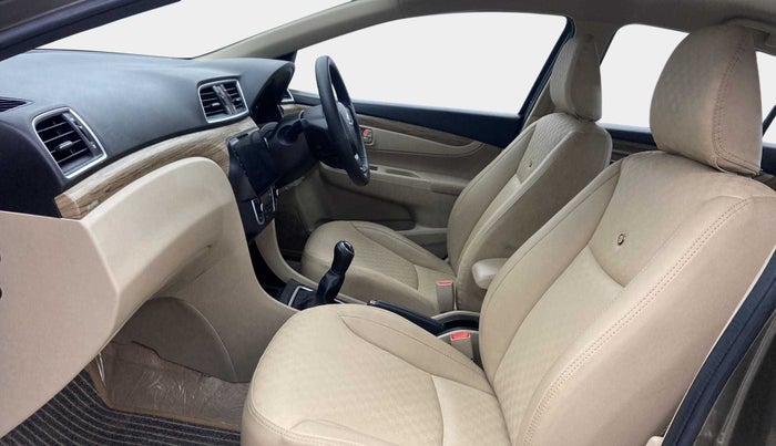 2019 Maruti Ciaz DELTA 1.5 SHVS MT PETROL, Petrol, Manual, 4,511 km, Right Side Front Door Cabin