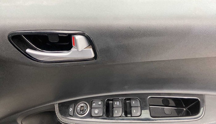 2018 Hyundai Grand i10 SPORTZ (O) 1.2 KAPPA VTVT, Petrol, Manual, 17,900 km, Driver Side Door Panels Control