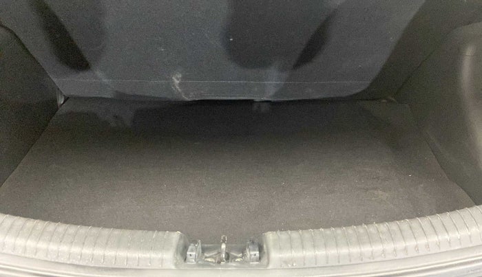 2018 Hyundai Grand i10 SPORTZ (O) 1.2 KAPPA VTVT, Petrol, Manual, 17,900 km, Boot Inside
