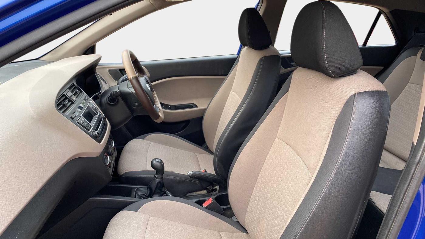 2014 Hyundai Elite i20 MAGNA 1.2, Petrol, Manual, 19,475 km, Right Side Front Door Cabin