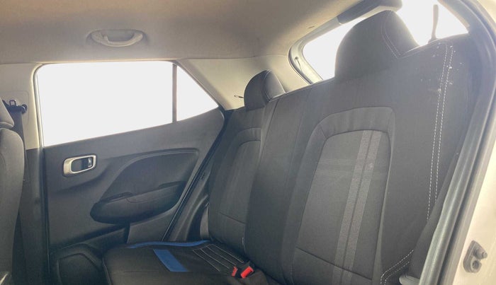 2020 Hyundai VENUE S 1.2, Petrol, Manual, 17,308 km, Right Side Rear Door Cabin