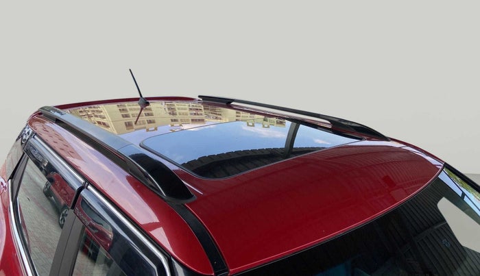 2021 Mahindra XUV300 W8 (O) 1.2 PETROL AMT, Petrol, Automatic, 7,093 km, Roof