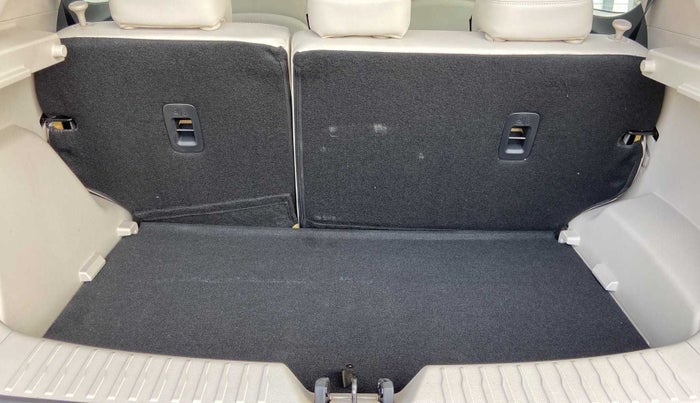 2021 Mahindra XUV300 W8 (O) 1.2 PETROL AMT, Petrol, Automatic, 7,093 km, Boot Inside