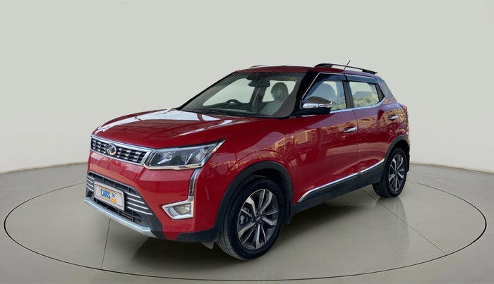 2021 Mahindra XUV300 W8 (O) 1.2 PETROL AMT, Petrol, Automatic, 7,093 km, Left Front Diagonal