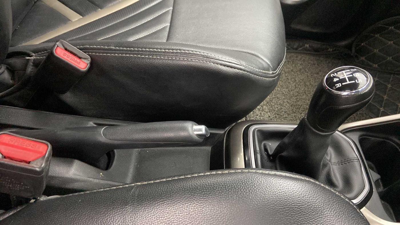 2019 Maruti IGNIS ZETA 1.2, Petrol, Manual, 51,219 km, Gear Lever