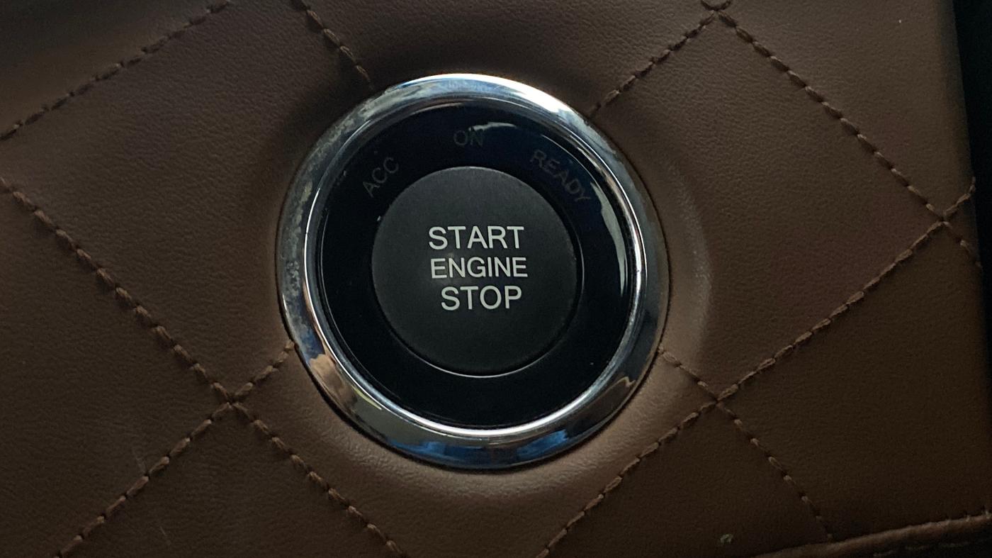 2019 Mahindra ALTURAS G4 4WD AT, Diesel, Automatic, 77,665 km, Keyless Start/ Stop Button