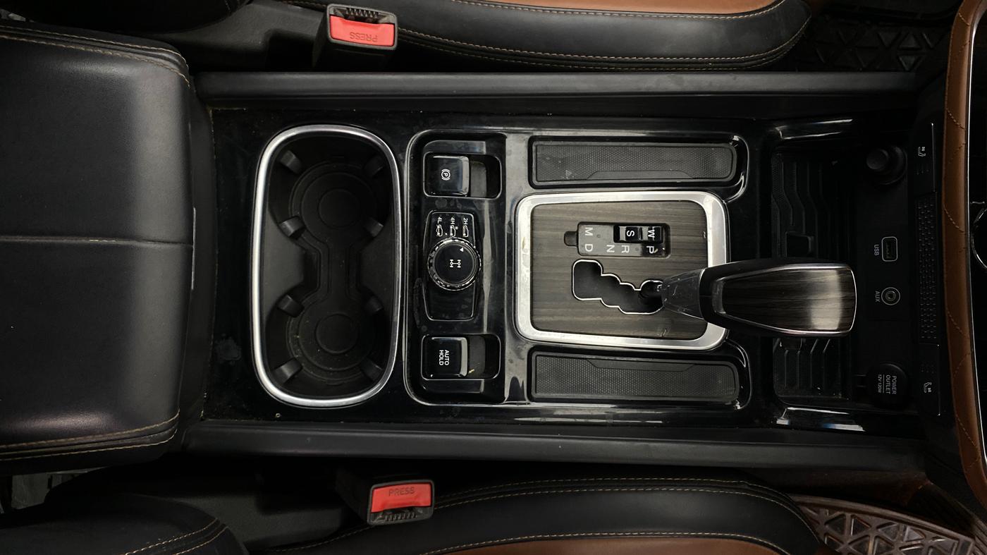 2019 Mahindra ALTURAS G4 4WD AT, Diesel, Automatic, 77,665 km, Gear Lever