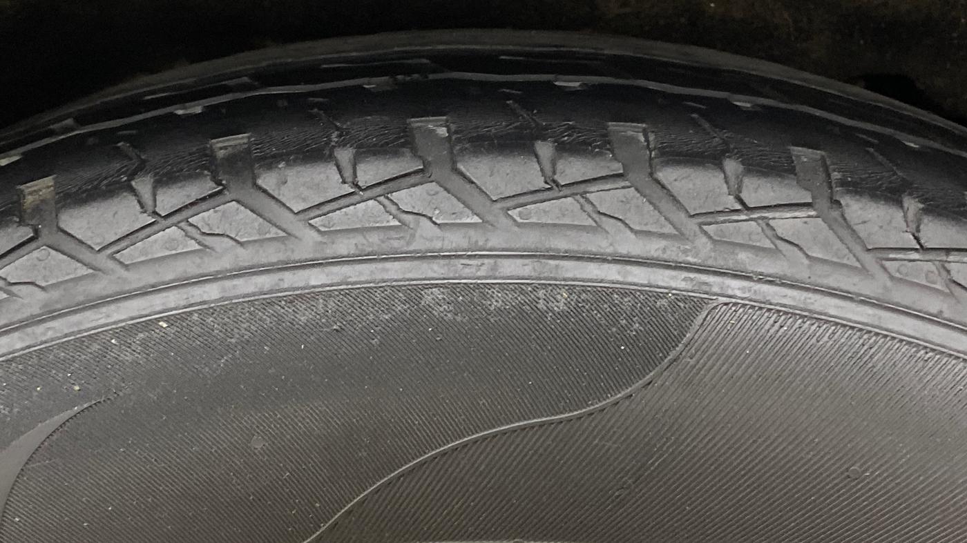 2019 Mahindra ALTURAS G4 4WD AT, Diesel, Automatic, 77,665 km, Left Rear Tyre Tread