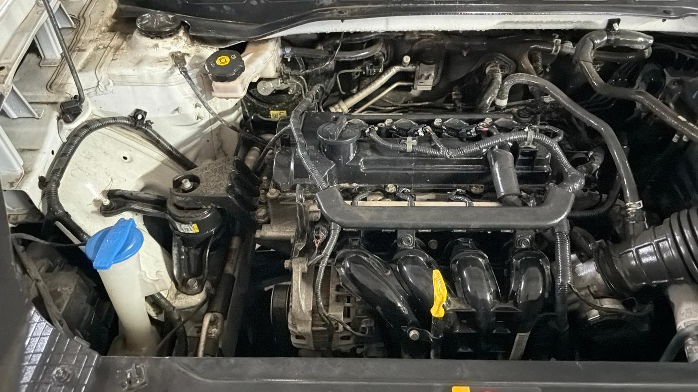 2022 Hyundai VENUE S+ 1.2, Petrol, Manual, 30,871 km, Engine View - Right