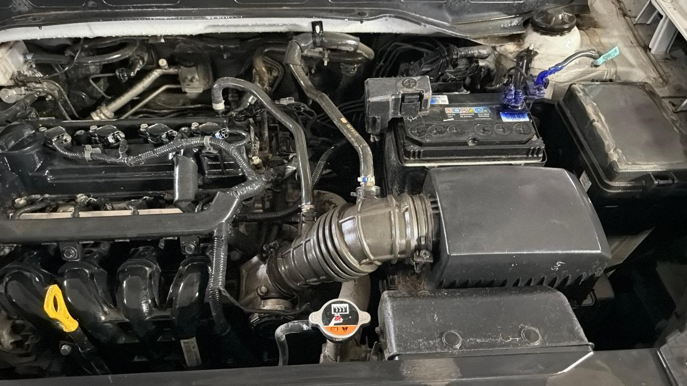 2022 Hyundai VENUE S+ 1.2, Petrol, Manual, 30,871 km, Engine View - Left
