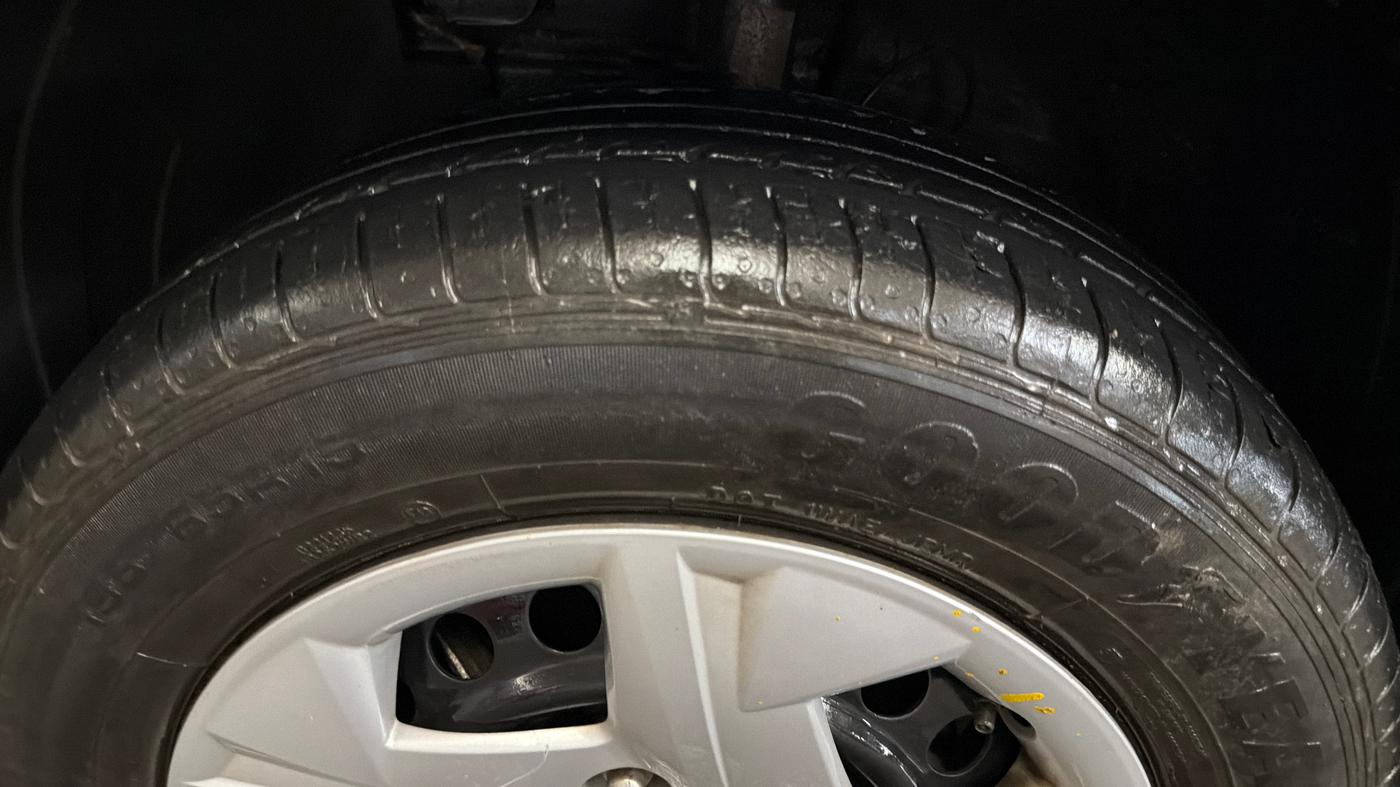 2022 Hyundai VENUE S+ 1.2, Petrol, Manual, 30,871 km, Left Front Tyre Tread