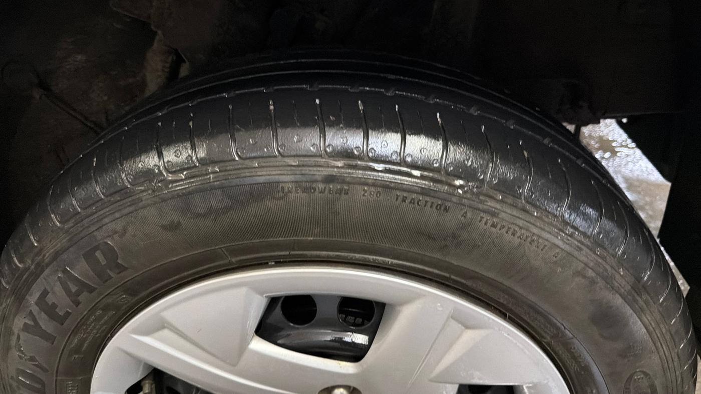 2022 Hyundai VENUE S+ 1.2, Petrol, Manual, 30,871 km, Left Rear Tyre Tread