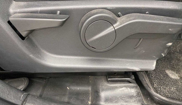 2021 Mahindra Thar LX PETROL HT 4WD AT, Petrol, Automatic, 13,934 km, Driver Side Adjustment Panel