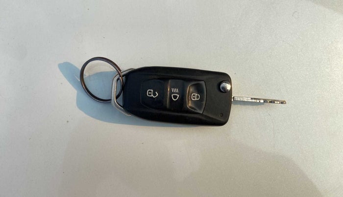 2017 Tata Tiago XZ PETROL, Petrol, Manual, 39,415 km, Key Close Up