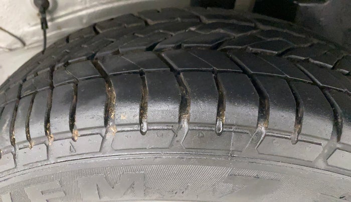 2017 Toyota Etios Liva G, Petrol, Manual, 50,222 km, Left Rear Tyre Tread