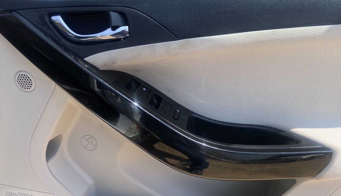 2020 Tata NEXON XZA PLUS (O) PETROL, Petrol, Automatic, 15,493 km, Driver Side Door Panels Control