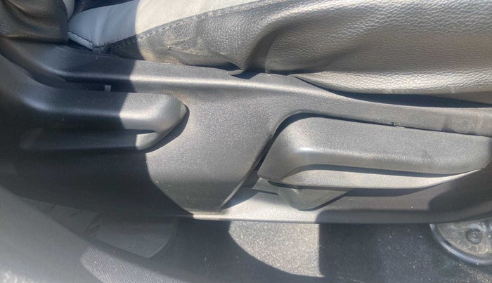 2020 Tata NEXON XZA PLUS (O) PETROL, Petrol, Automatic, 15,493 km, Driver Side Adjustment Panel