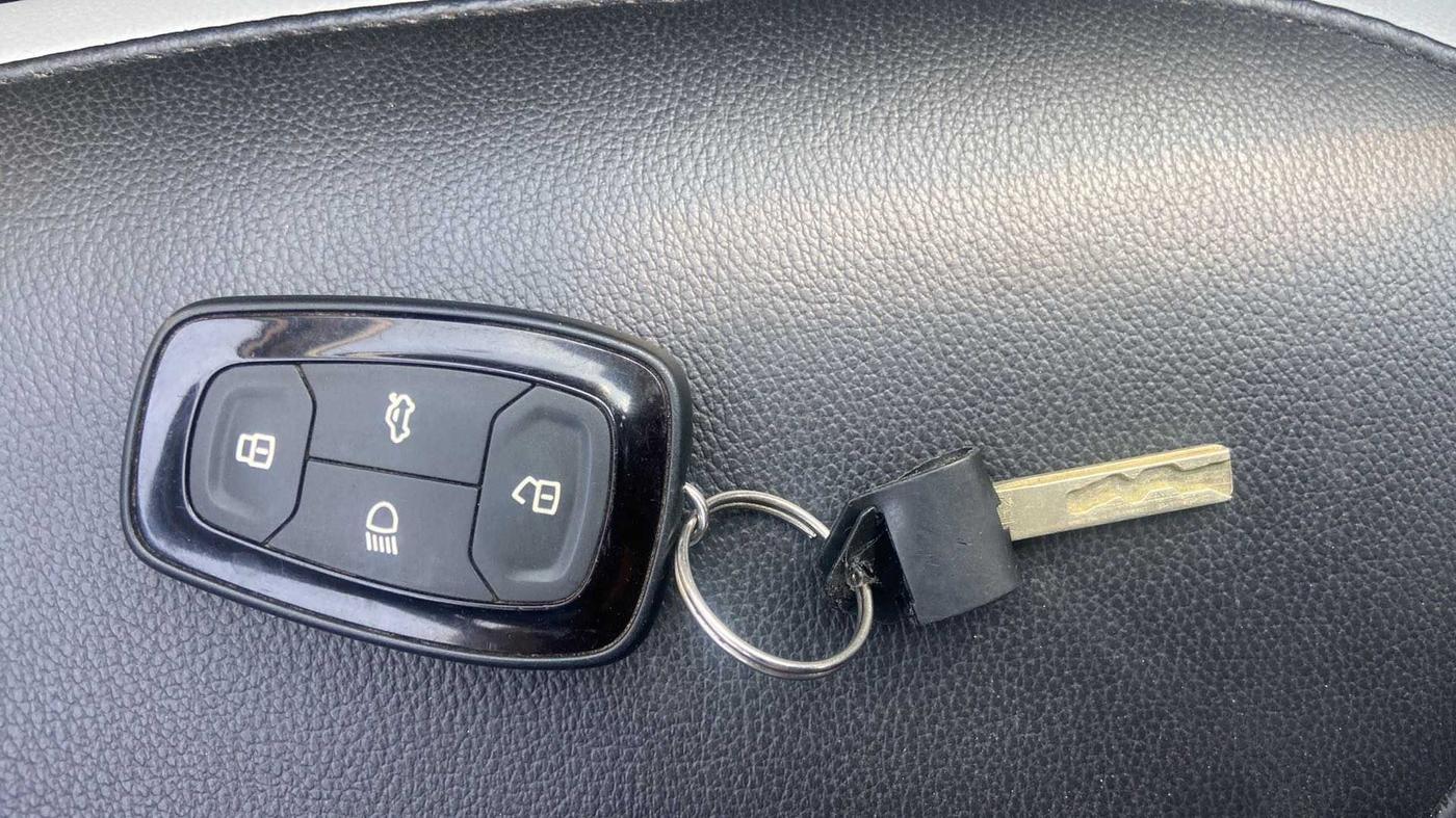 2020 Tata NEXON XZA PLUS (O) PETROL, Petrol, Automatic, 15,493 km, Key Close Up