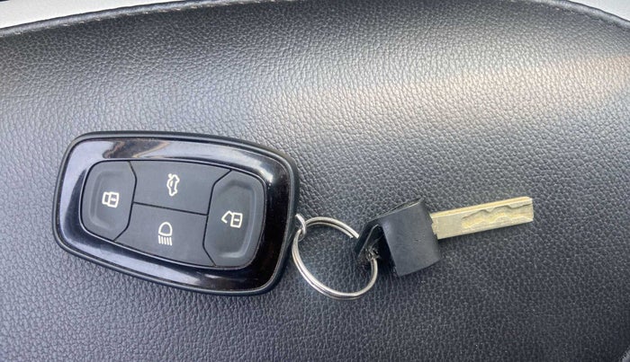 2020 Tata NEXON XZA PLUS (O) PETROL, Petrol, Automatic, 15,493 km, Key Close Up