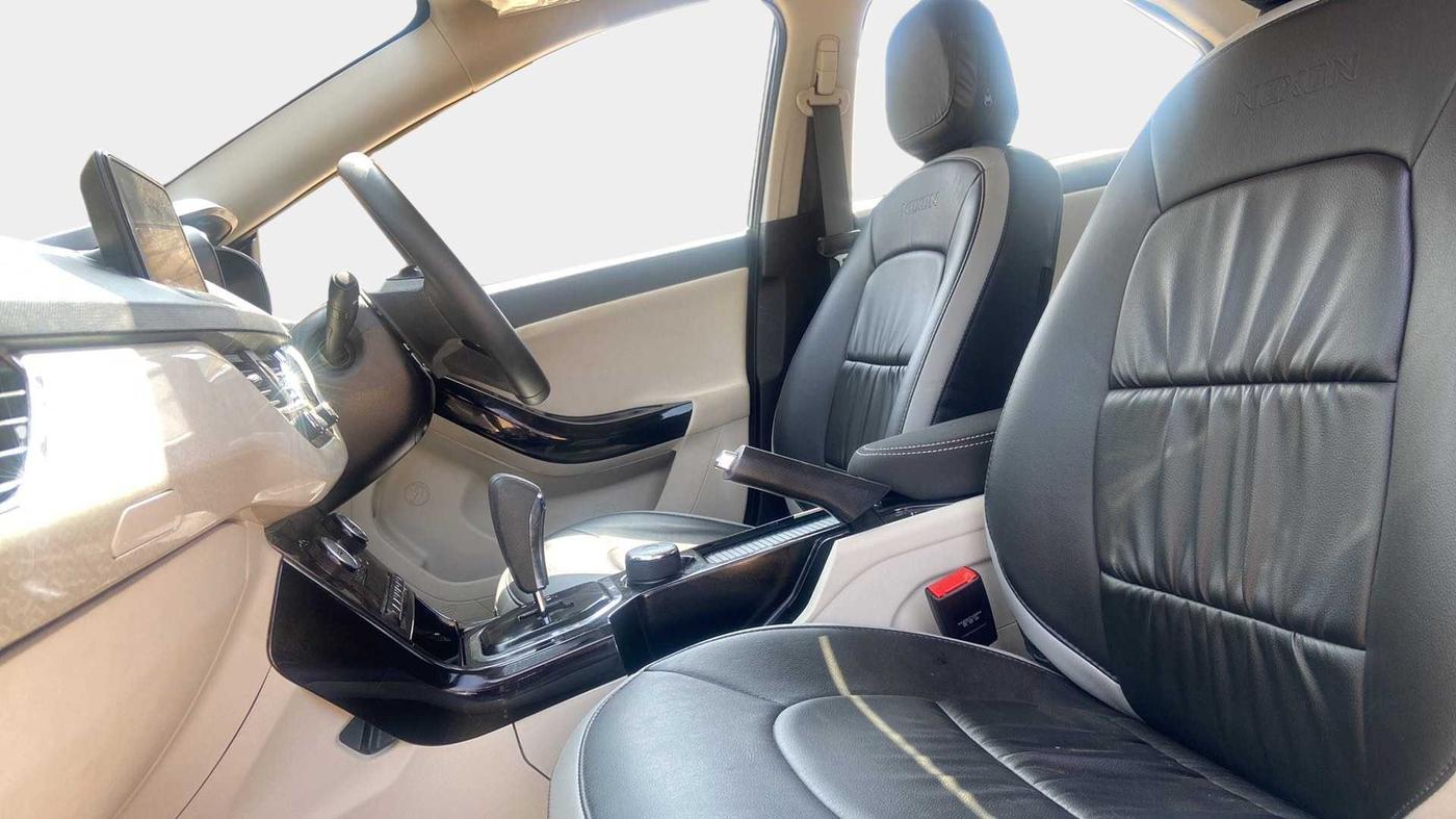 2020 Tata NEXON XZA PLUS (O) PETROL, Petrol, Automatic, 15,493 km, Right Side Front Door Cabin