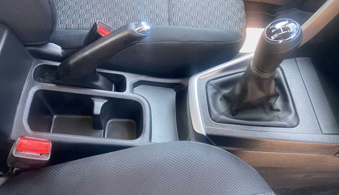2023 Maruti BREZZA VXI SMART HYBRID, Petrol, Manual, 2,676 km, Gear Lever