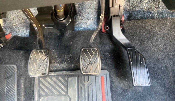 2023 Maruti BREZZA VXI SMART HYBRID, Petrol, Manual, 2,676 km, Pedals