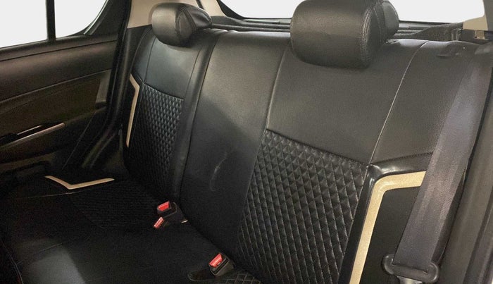 2016 Maruti Swift VXI, Petrol, Manual, 26,214 km, Right Side Rear Door Cabin