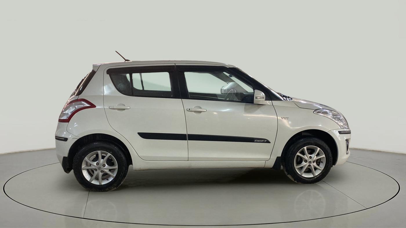 2016 Maruti Swift VXI, Petrol, Manual, 26,214 km, Right Side View