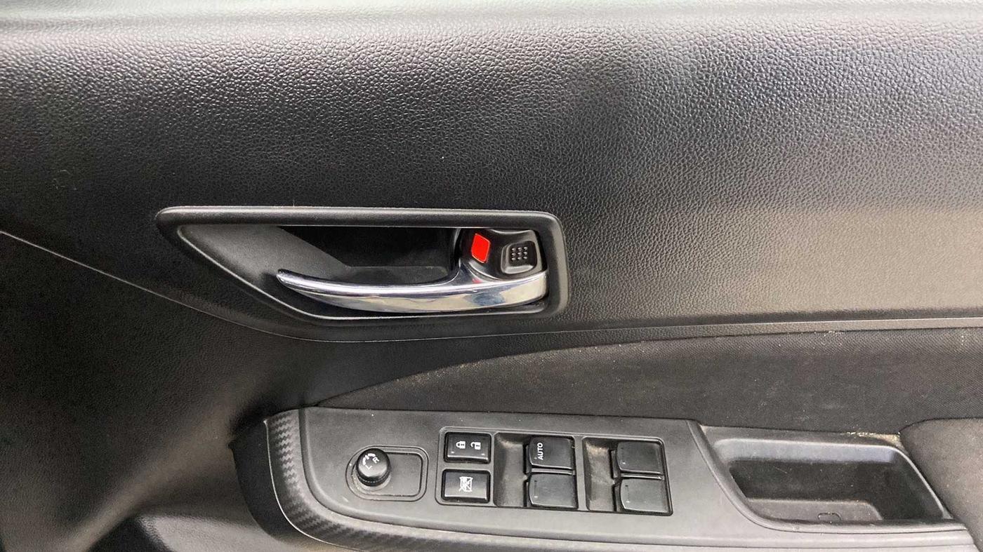 2021 Maruti Swift VXI AMT, Petrol, Automatic, 35,510 km, Driver Side Door Panels Control