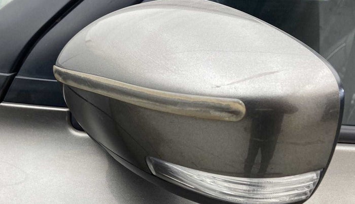 2021 Maruti Swift VXI AMT, Petrol, Automatic, 35,510 km, Left rear-view mirror - Mirror motor not working