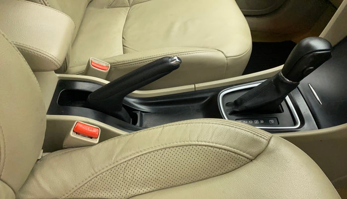 2018 Maruti Ciaz ALPHA  AT 1.5 SHVS PETROL, CNG, Automatic, 74,462 km, Gear Lever