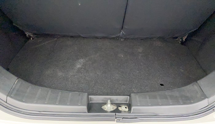 2017 Maruti Wagon R 1.0 VXI, Petrol, Manual, 35,643 km, Boot Inside