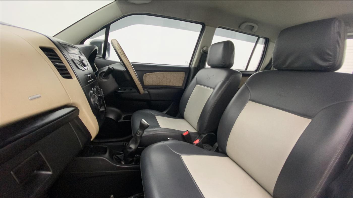 2017 Maruti Wagon R 1.0 VXI, Petrol, Manual, 35,643 km, Right Side Front Door Cabin