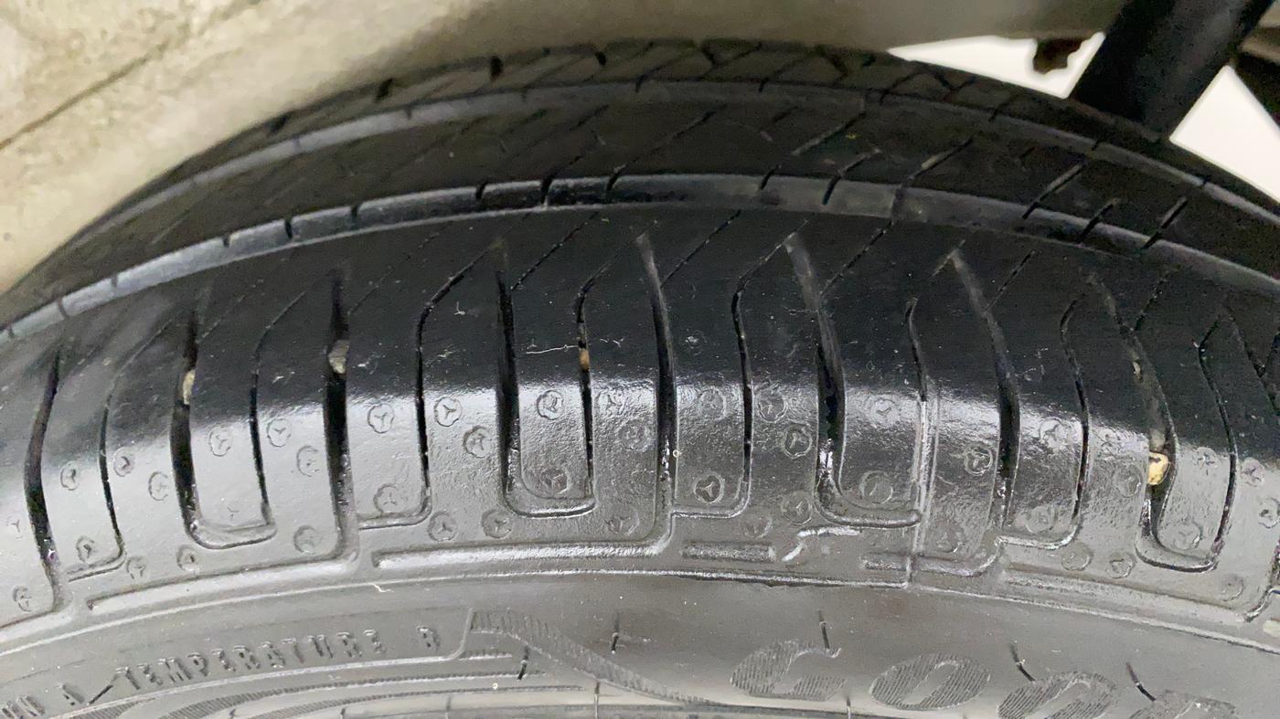 2017 Maruti Wagon R 1.0 VXI, Petrol, Manual, 35,643 km, Left Rear Tyre Tread