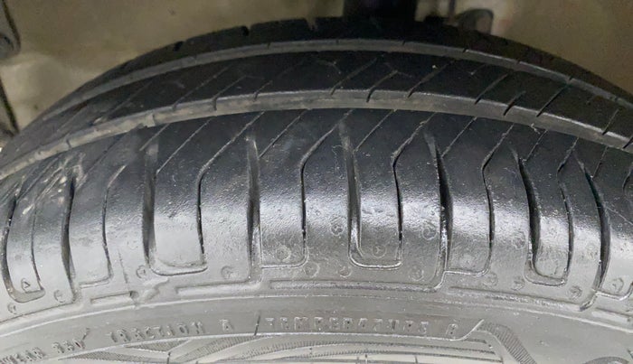2017 Maruti Wagon R 1.0 VXI, Petrol, Manual, 35,643 km, Left Front Tyre Tread