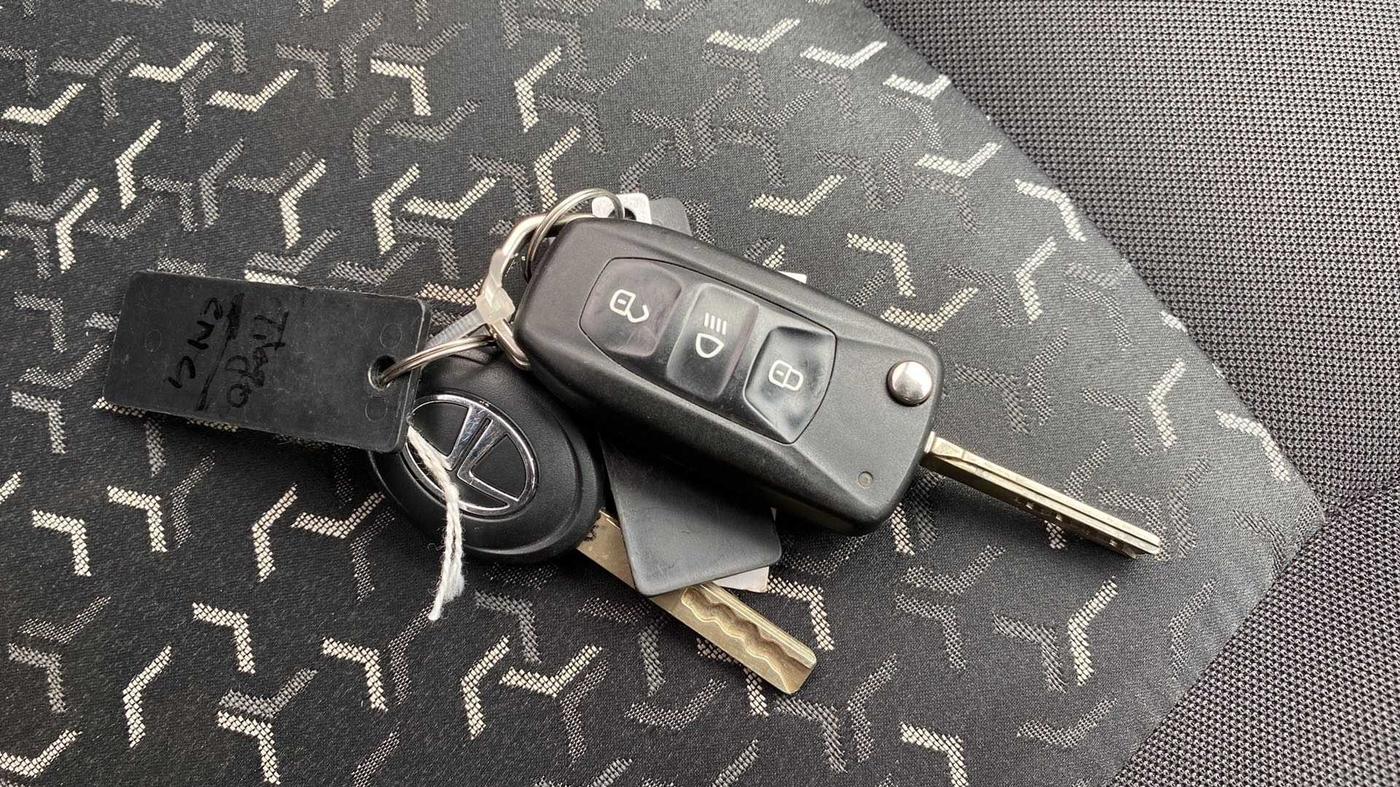2022 Tata Tiago XZ PLUS CNG, CNG, Manual, 16,915 km, Key Close Up
