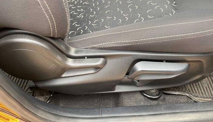 2022 Tata Tiago XZ PLUS CNG, CNG, Manual, 16,915 km, Driver Side Adjustment Panel