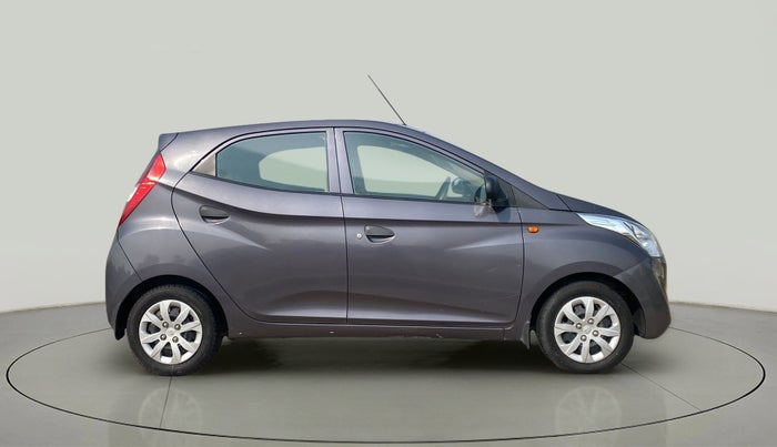 2017 Hyundai Eon MAGNA +, Petrol, Manual, 15,621 km, Right Side View